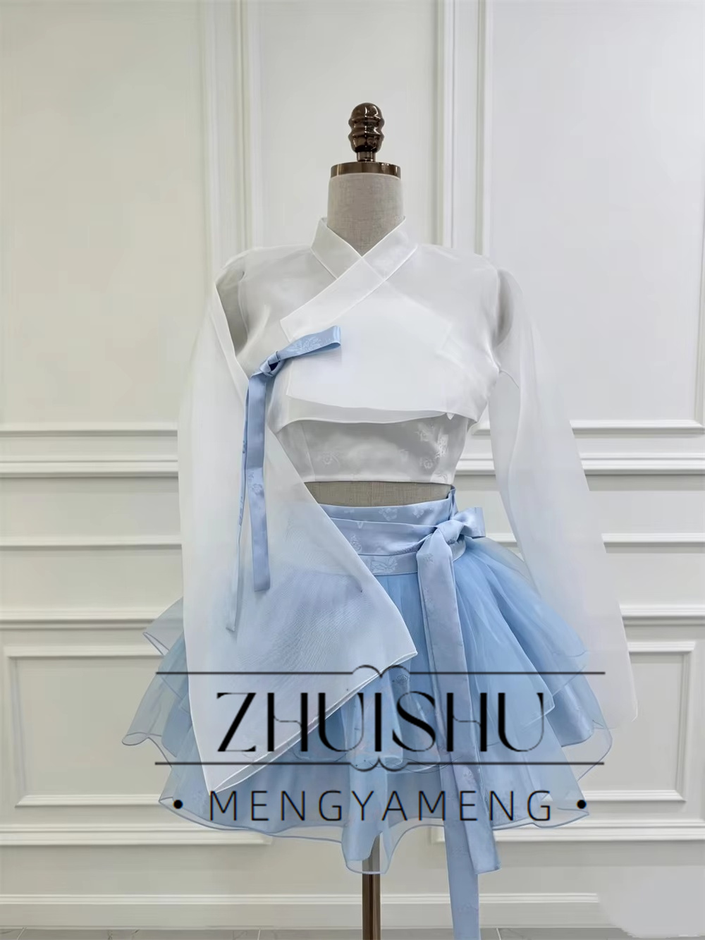 Nowoczesna, niebiesko-biała, 3 – Modern Korean Lifestyle recenzja i cena