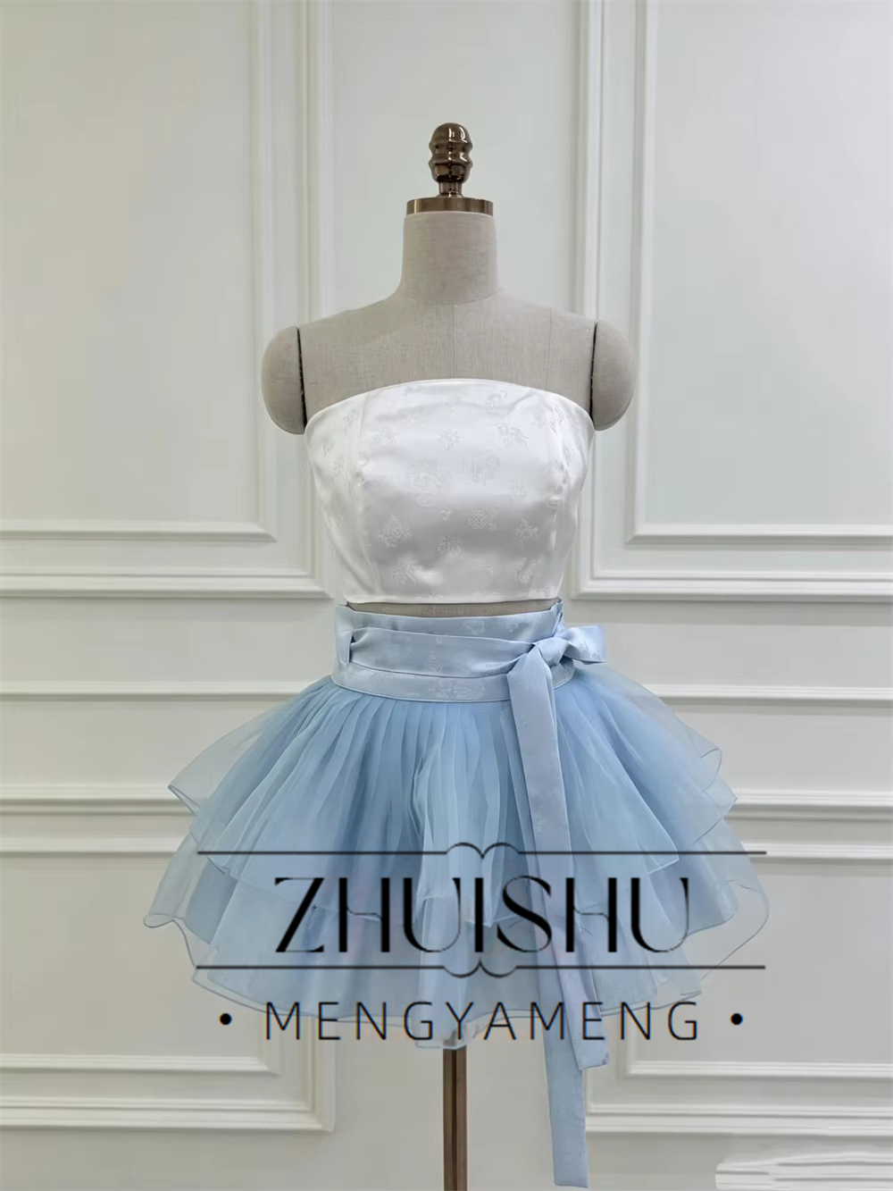 Nowoczesna, niebiesko-biała, 3 – Modern Korean Lifestyle recenzja i cena